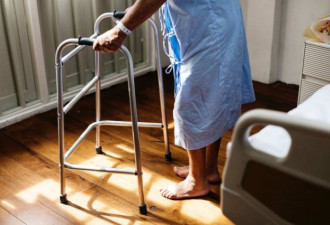 女护士照顾的92岁患病老人离世 继承723万遗产