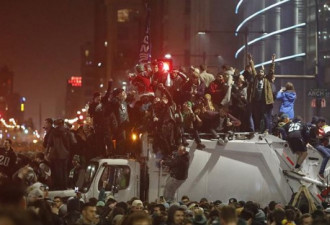 “超级碗”比赛后费城发生爆炸 警民冲突