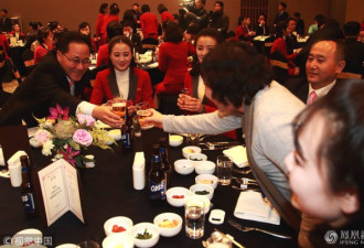 韩国政府设宴欢迎朝鲜冬奥拉拉队 吃的全是小菜