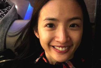林依晨高中毕业20年聚会 快40岁依旧很少女