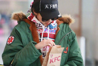 造型师的锅？关晓彤全身穿大牌 被吐槽一言难尽