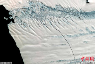 南极洲巨大冰山崩落 科学家：与气候变迁无关