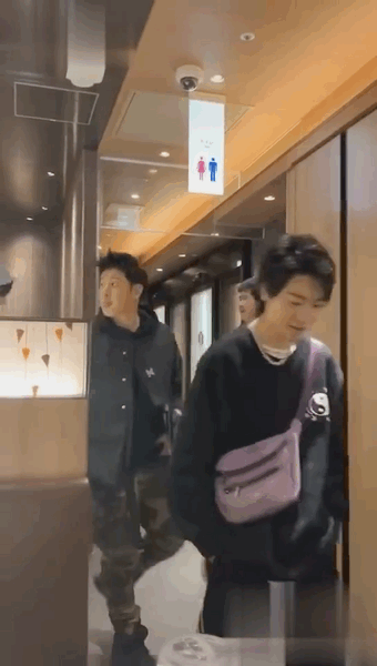 baby和吴亦凡约火锅用过的筷子和纸巾竟被拍卖