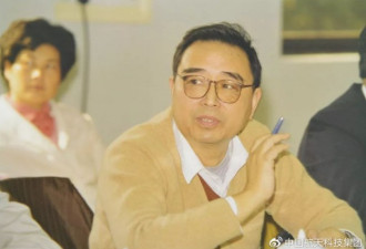 中国卫星专家执行任务期间，在岗位上去世