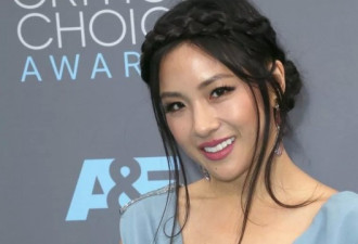 从服务员到好莱坞最红华裔女演员如何摆脱歧视