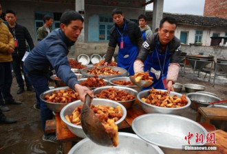 广西农村摆两百余桌开年宴 千人共享