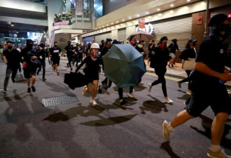 燃烧弹、催泪弹横飞 香港多区成街头战场