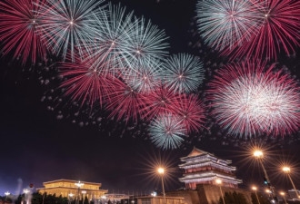 镜头回顾：昨夜火树银花点亮北京夜空！