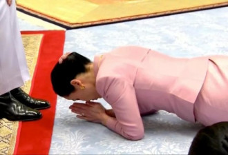 泰国王后清纯人设崩塌，超大尺度艳照辣眼睛