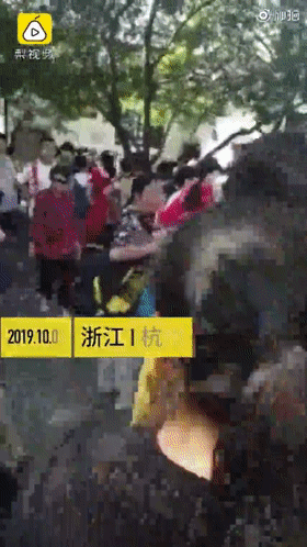 6614桌排吃饭1180位等打车!景区现场壮观