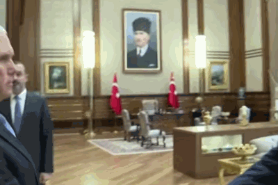 彭斯抵达土耳其开启谈判 现场气氛之尴尬