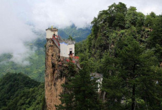 世界最危险房子在中国  屹立400年不倒