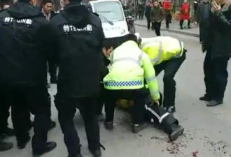 重庆警察春节执勤牺牲男子发言侮辱被拘