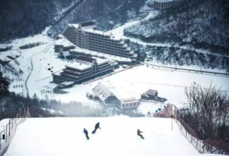 朝鲜滑雪场10个月建成，金正恩直夸完美无缺