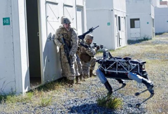 美军办了一场机器人军演 未来战场上都不是人