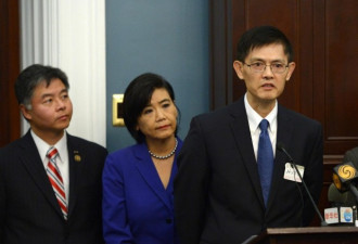 美华裔科学家获人权奖 曾被FBI指控中国间谍