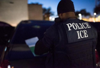 移民申请等待的纽约华裔男子在家门口被ICE带走