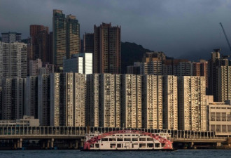 香港市民收&quot;大礼包&quot;:首付80万可买800万的房子