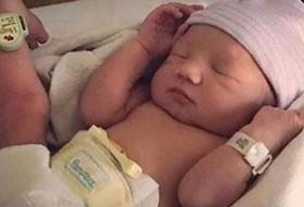 张柏芝首次曝光三胎婴儿照，奇葩睡姿惹人爱