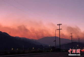 加州山火3人丧命 疑似为高压线塔引起…