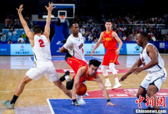 两连胜！武汉军运会:中国八一男篮战胜美国队