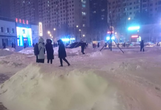哈尔滨大妈多疯狂?顶着暴雪和8级风跳广场舞