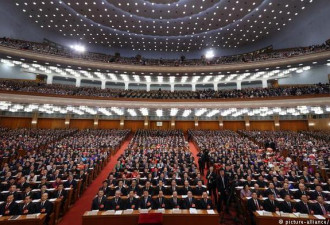 中国会有人敢偏离路线，投弃权票吗？