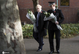 英国首相约翰逊悼念39名遇难者 承诺全力追凶