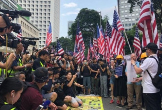 香港民主人士高喊：我们需要美国支持