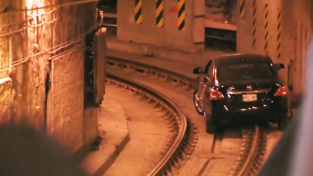 “Car drives into Queens Quay”的图片搜索结果