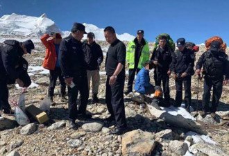 三游客被困5980米山腰,西藏警方徒步数十公里