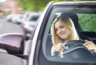 别歧视女司机英报告称女司机比男司机违规少