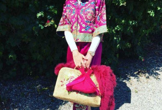 美国老太穿起中国旗袍 将美演绎到了极致！