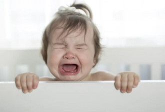 加拿大29岁妈妈只顾玩手机 1岁婴儿溺死浴缸！