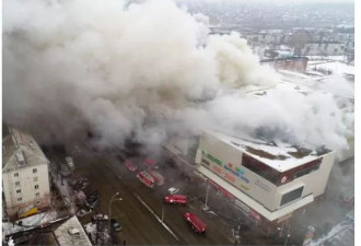 俄商场大火致53人遇难 被困少女留言让人泪崩