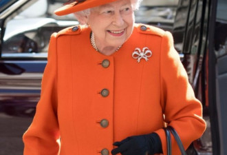 伊丽莎白女王和凯特王妃出行 橙绿配超抢眼
