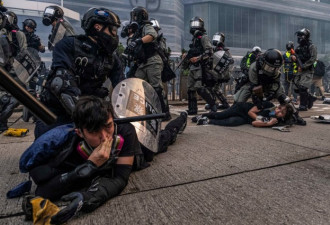 香港街头暴力升级 陷入恶性循环 试探中国底线