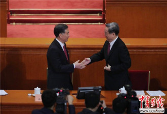 汪洋当选全国政协主席 俞正声特意到场握手祝贺