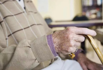 91岁老太染艾滋，曾与多名拾荒者发生关系