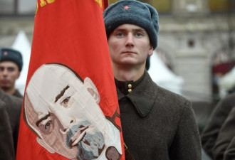 俄罗斯纪念苏联红场阅兵78周年复古阅兵式
