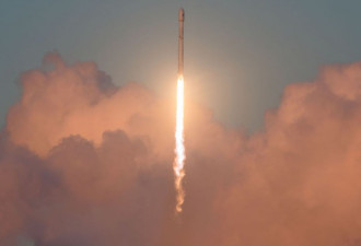 SpaceX发射一箭十星 但回收整流罩再失败