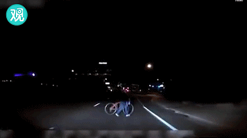 美国警方公布优步无人驾驶撞死行人视频