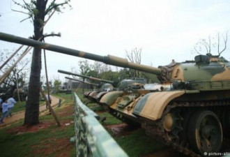 中国测试无人坦克！解放军黑科技狂升级