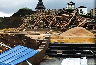 贵州遭遇强对流天气 大风吹倒23层在建鼓楼