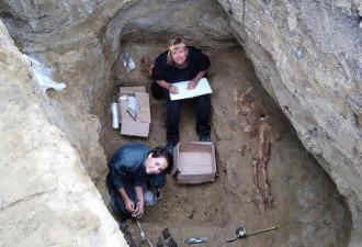 俄罗斯发现2000年前的女贵族的古墓