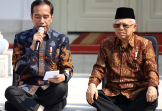 印尼总统高难度盘腿坐姿走红网络