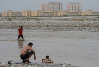 中国回应新疆报道，为镇压穆斯林辩护