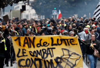 法国多地爆发黄背心周年抗议 警方逮捕147人