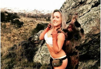 猎杀动物后晒自拍 新西兰女猎手被批穿着暴露