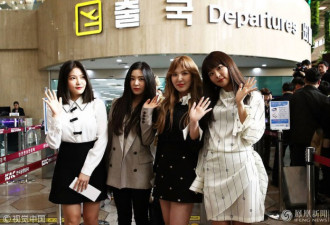 韩国艺术团抵达机场 准备启程赴朝鲜演出